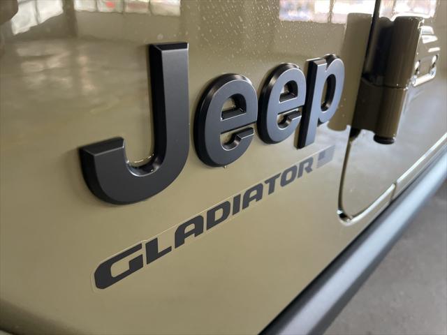 new 2025 Jeep Gladiator car, priced at $46,000