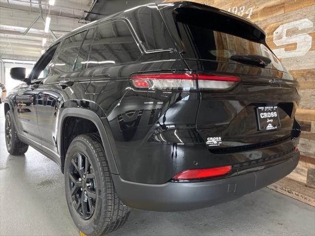 new 2025 Jeep Grand Cherokee car, priced at $44,020