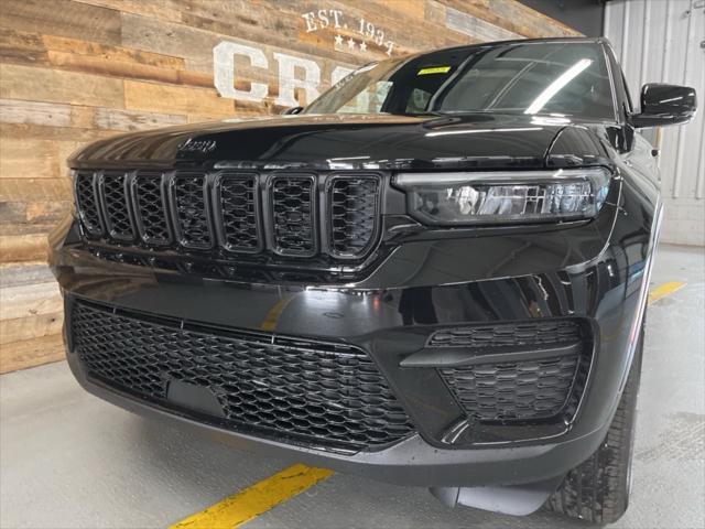 new 2025 Jeep Grand Cherokee car, priced at $44,020