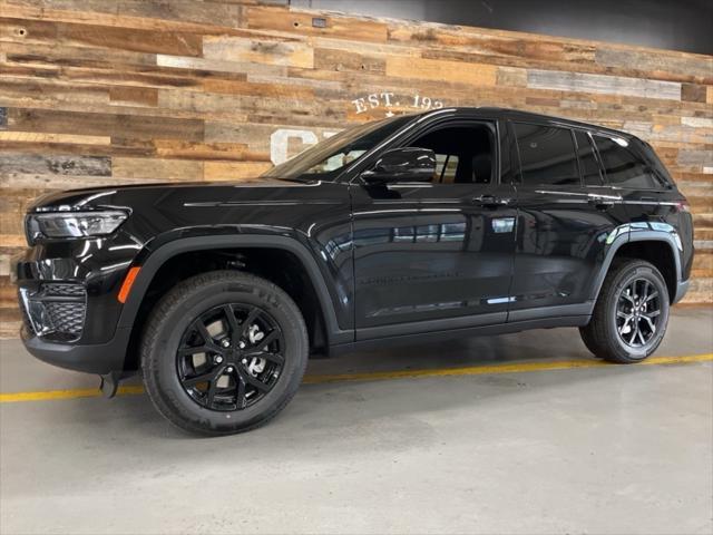 new 2025 Jeep Grand Cherokee car, priced at $44,020