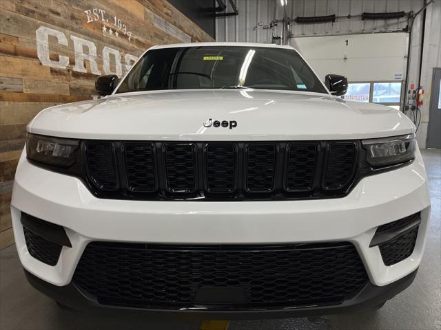 new 2024 Jeep Grand Cherokee car, priced at $40,000
