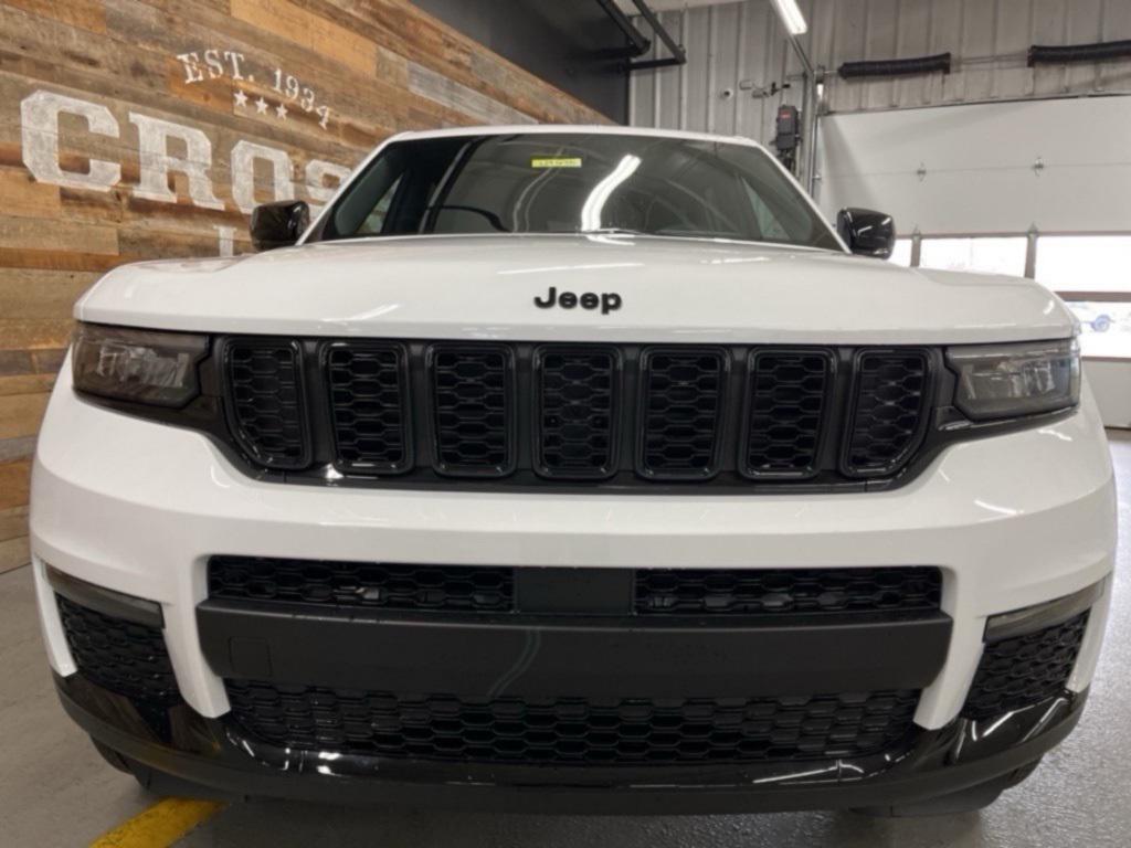 new 2025 Jeep Grand Cherokee L car, priced at $44,000