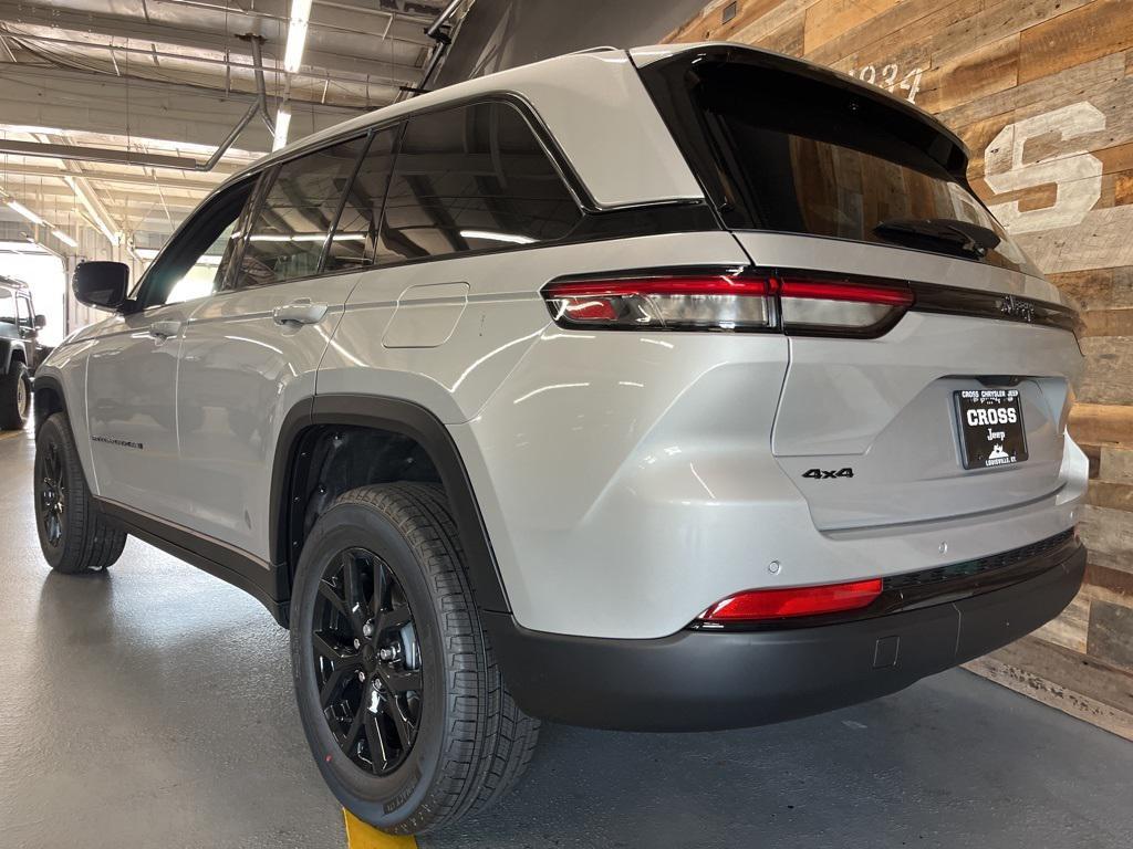 new 2025 Jeep Grand Cherokee car, priced at $42,055