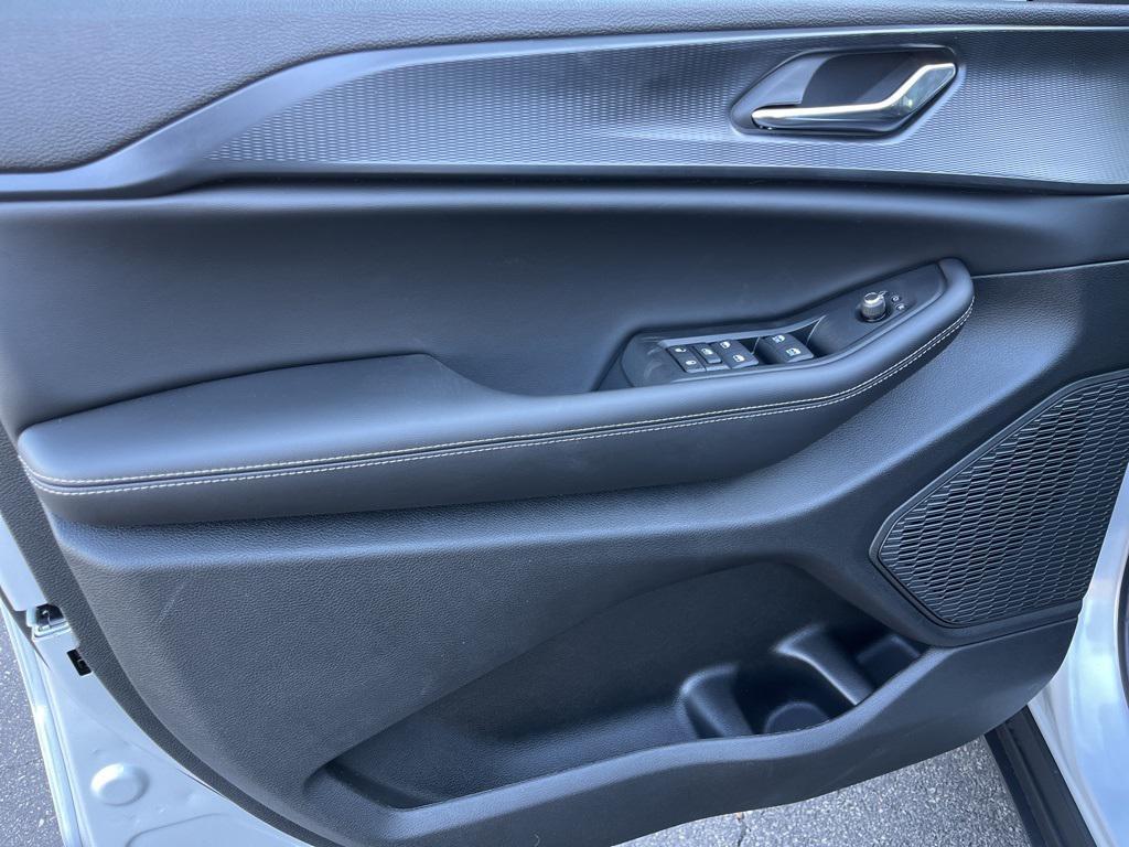 new 2025 Jeep Grand Cherokee car, priced at $42,055