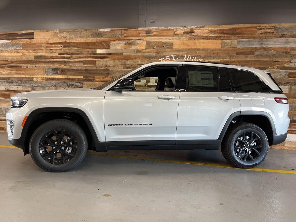 new 2025 Jeep Grand Cherokee car, priced at $42,055