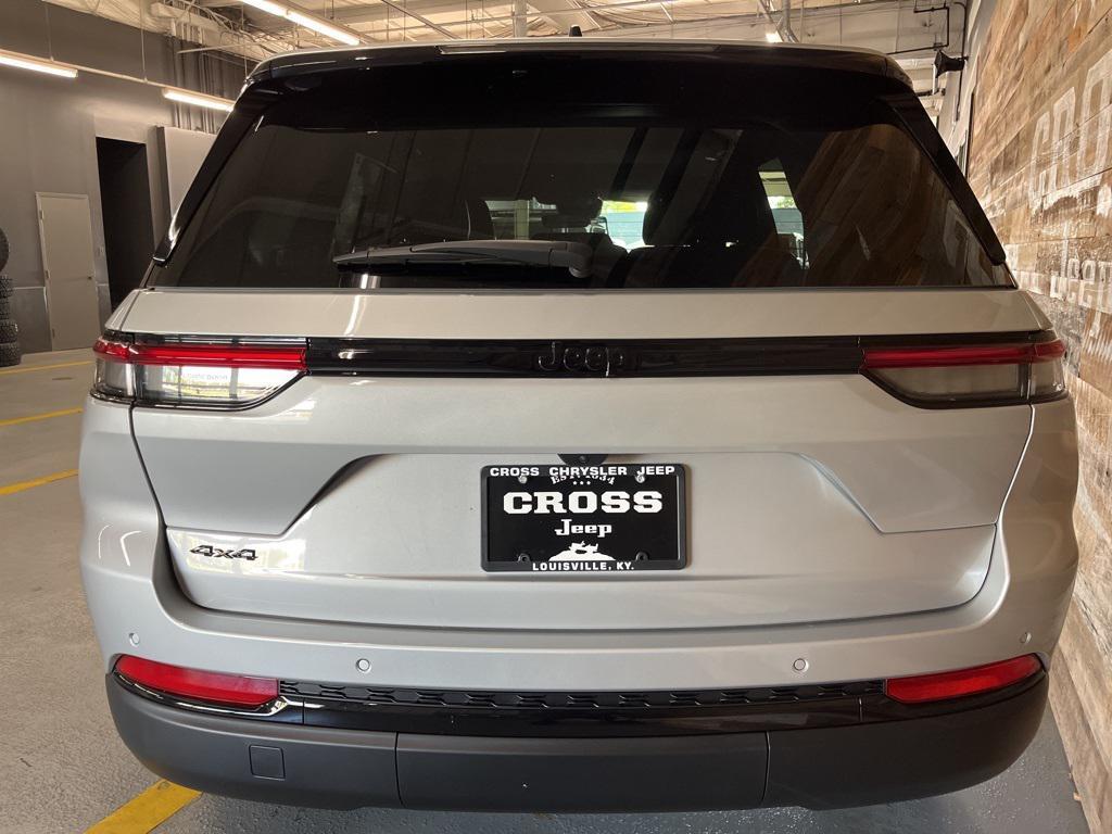 new 2025 Jeep Grand Cherokee car, priced at $42,055