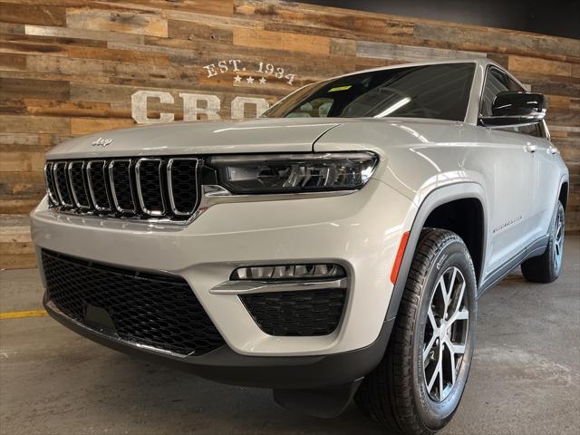 new 2025 Jeep Grand Cherokee car, priced at $42,733