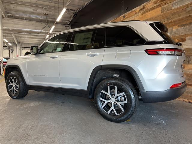 new 2025 Jeep Grand Cherokee car, priced at $42,733