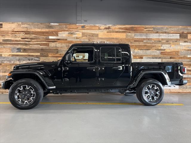 new 2025 Jeep Gladiator car, priced at $47,255