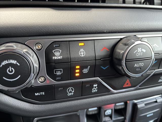 new 2025 Jeep Gladiator car, priced at $47,255