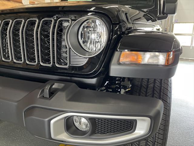 new 2025 Jeep Gladiator car, priced at $47,255