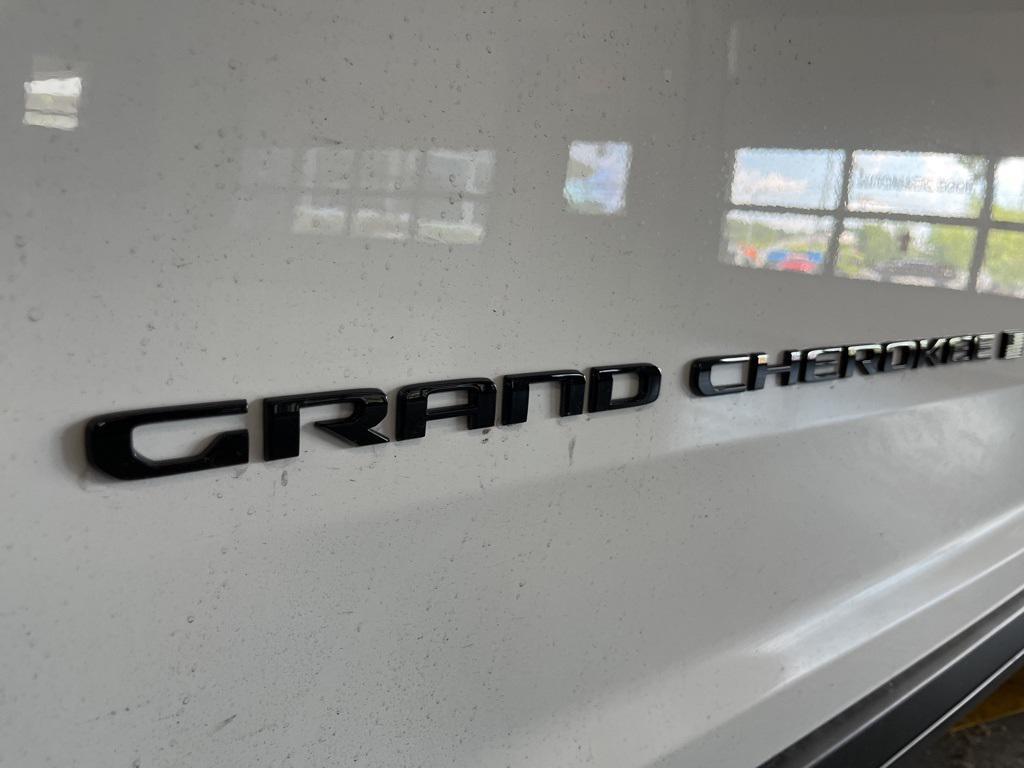 new 2025 Jeep Grand Cherokee car, priced at $40,785