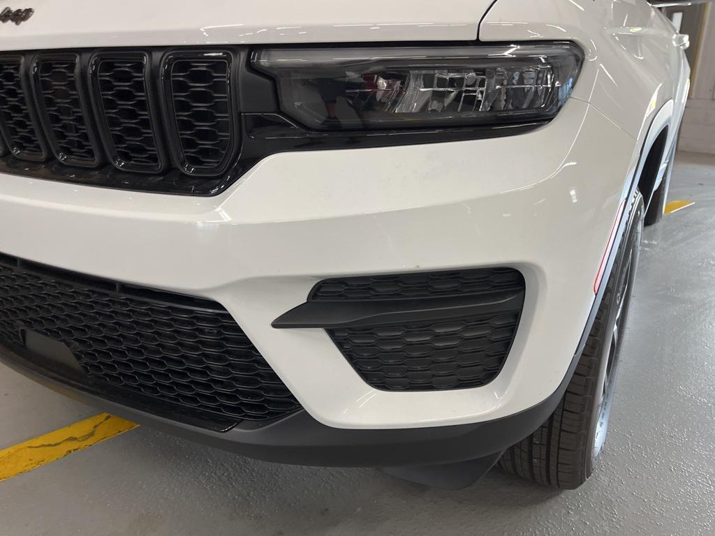 new 2025 Jeep Grand Cherokee car, priced at $40,785