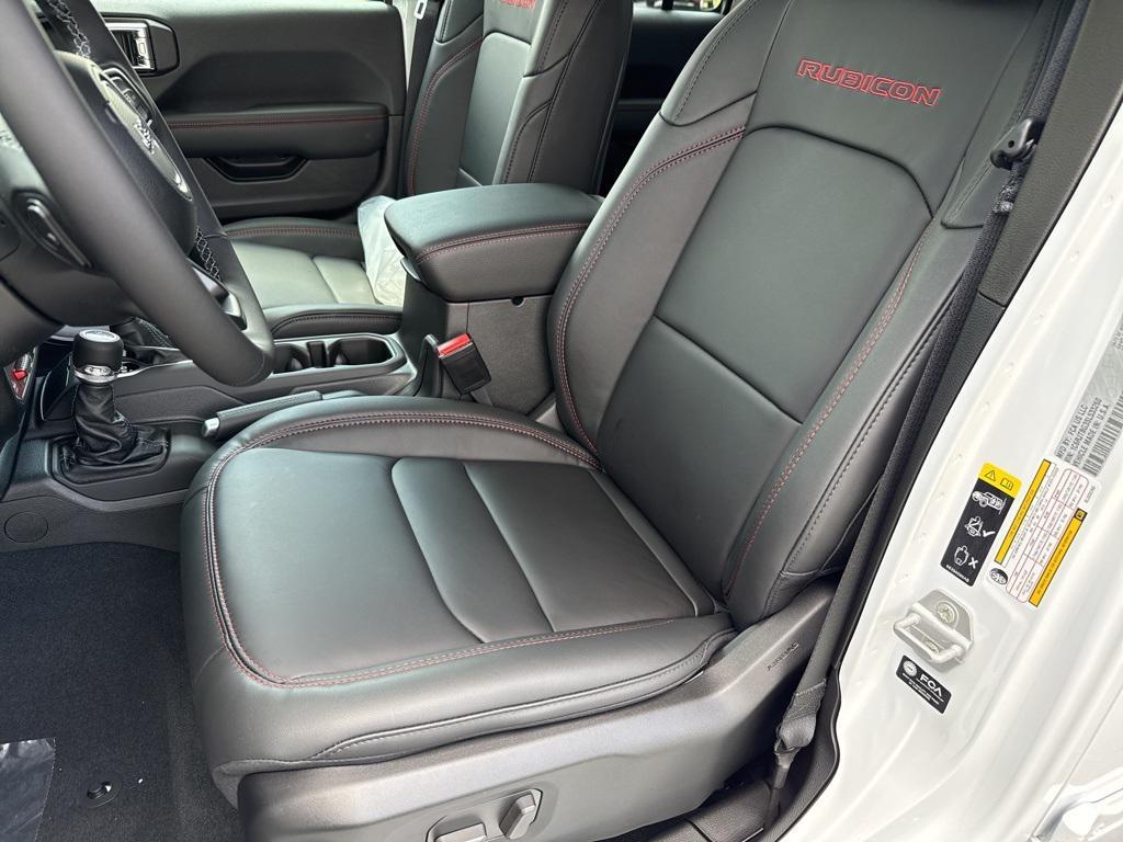 new 2025 Jeep Gladiator car, priced at $50,600