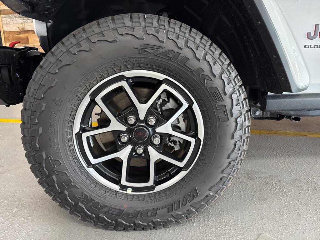 new 2025 Jeep Gladiator car, priced at $50,600