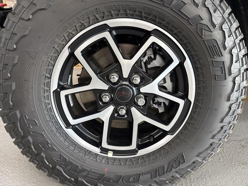 new 2025 Jeep Gladiator car, priced at $50,600