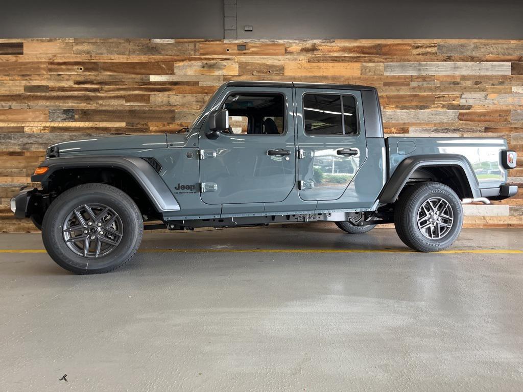 new 2025 Jeep Gladiator car, priced at $41,804