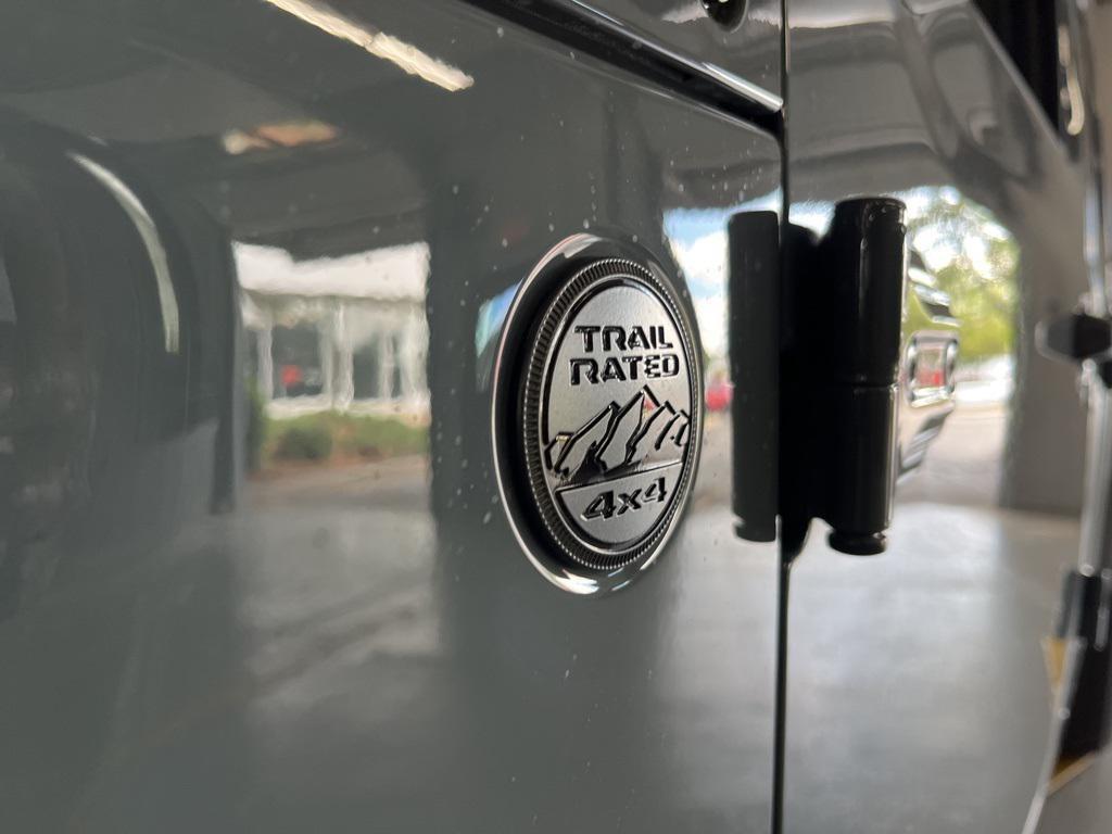 new 2025 Jeep Gladiator car, priced at $41,804