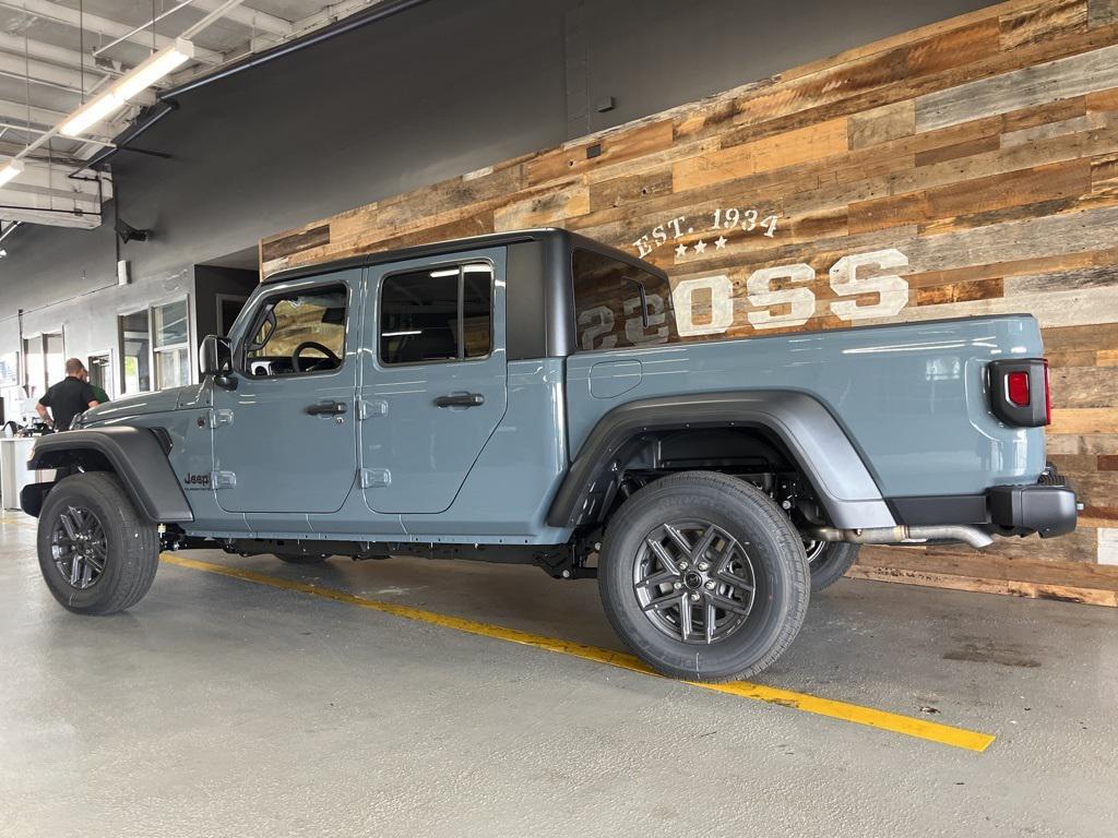 new 2025 Jeep Gladiator car, priced at $41,804