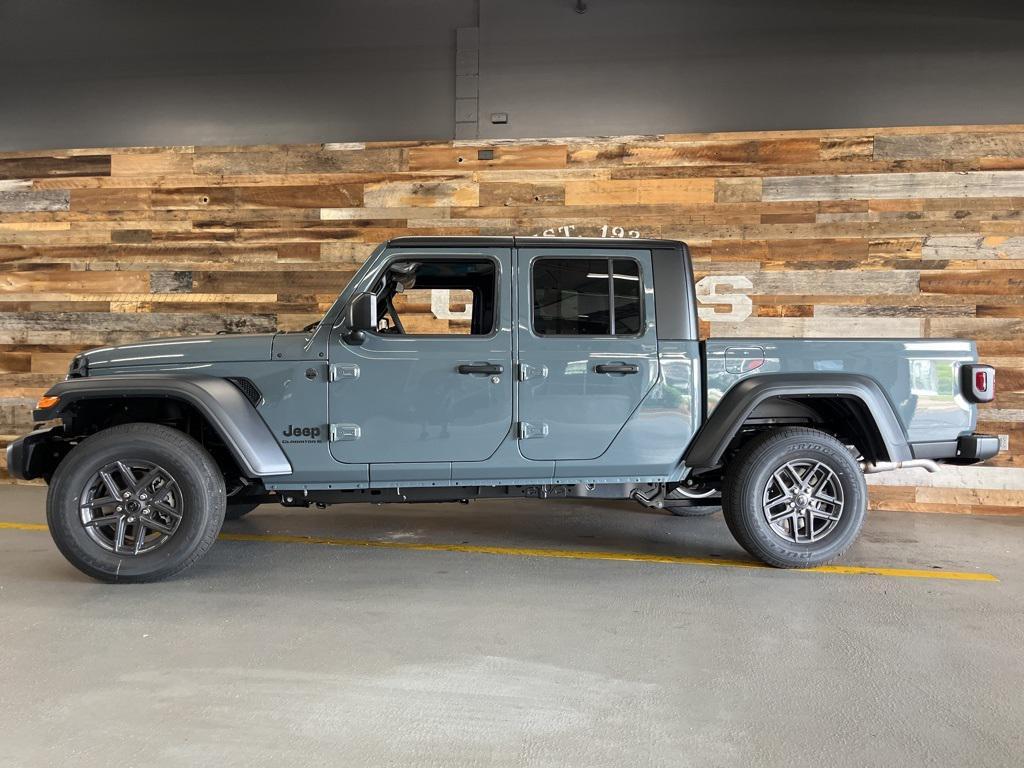 new 2025 Jeep Gladiator car, priced at $41,804