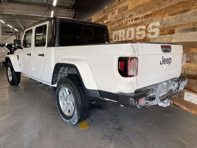 used 2022 Jeep Gladiator car, priced at $32,000