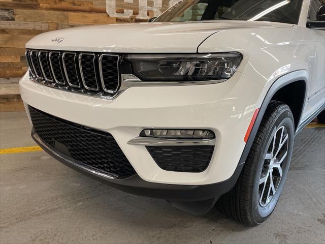 new 2025 Jeep Grand Cherokee car, priced at $42,213