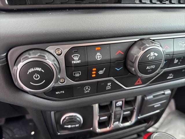 new 2025 Jeep Gladiator car, priced at $47,255