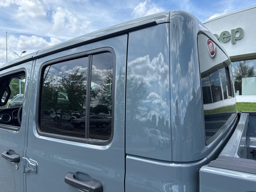 new 2025 Jeep Gladiator car, priced at $44,000