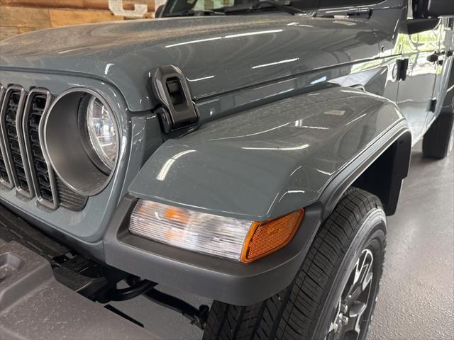 new 2025 Jeep Gladiator car, priced at $47,255