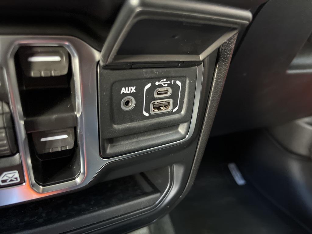 new 2025 Jeep Gladiator car, priced at $40,855