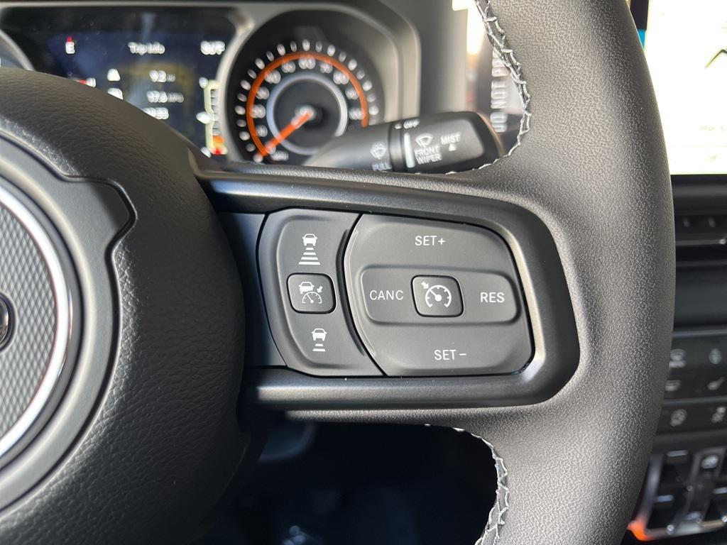 new 2025 Jeep Gladiator car, priced at $40,855