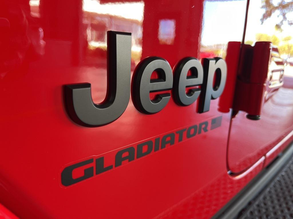 new 2025 Jeep Gladiator car, priced at $40,855