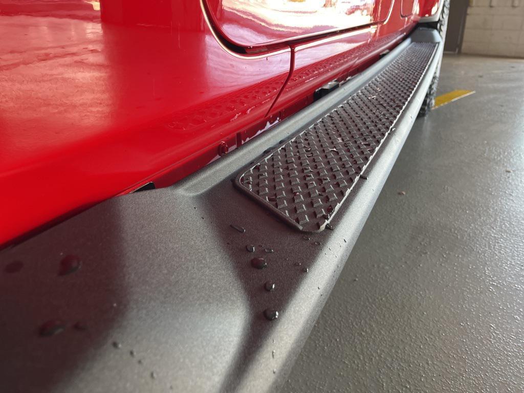 new 2025 Jeep Gladiator car, priced at $40,855