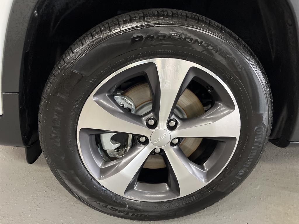 used 2022 Jeep Cherokee car, priced at $25,499