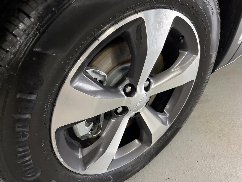 used 2022 Jeep Cherokee car, priced at $25,499