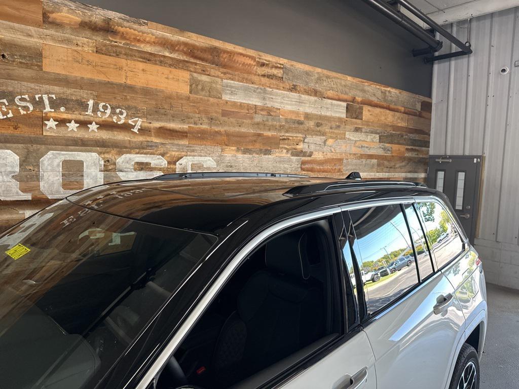 new 2025 Jeep Grand Cherokee car, priced at $60,249