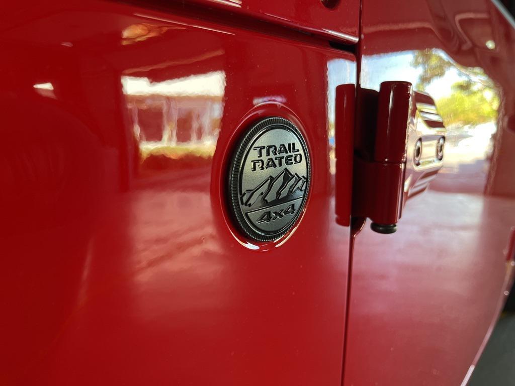 new 2025 Jeep Gladiator car, priced at $37,555