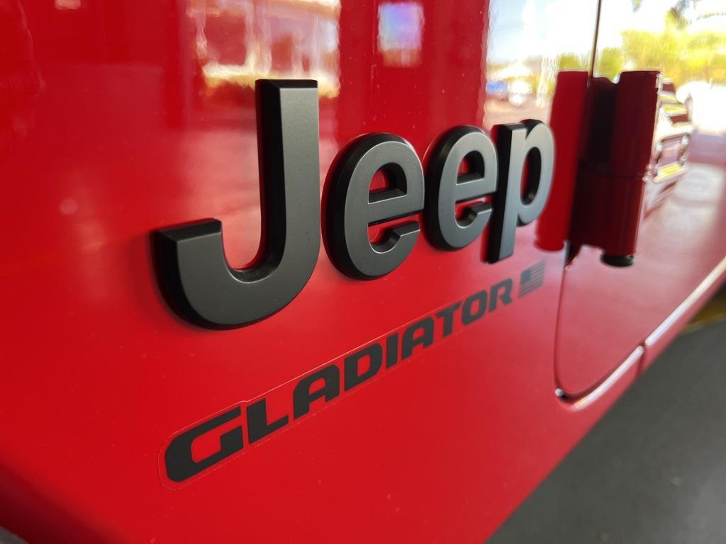 new 2025 Jeep Gladiator car, priced at $37,555