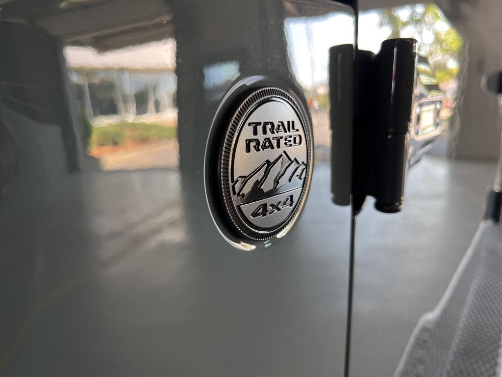 new 2025 Jeep Gladiator car, priced at $43,274
