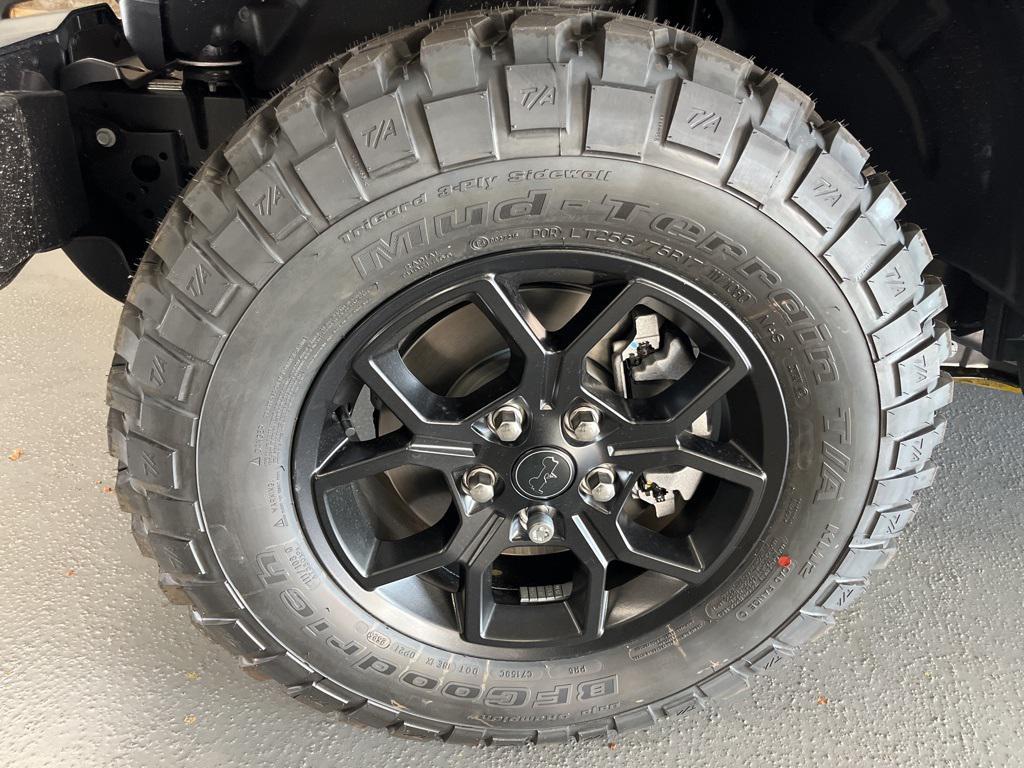 new 2025 Jeep Gladiator car, priced at $43,274