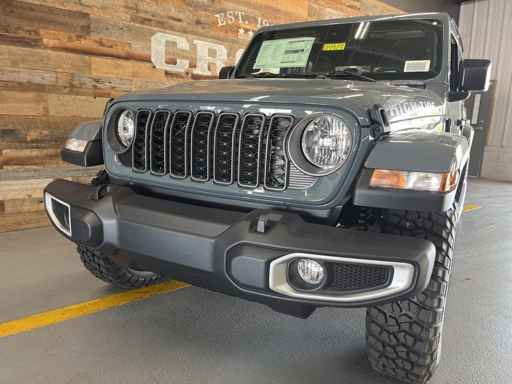 new 2025 Jeep Gladiator car, priced at $43,274