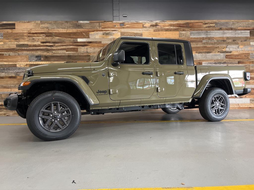 new 2026 Jeep Gladiator car, priced at $47,675