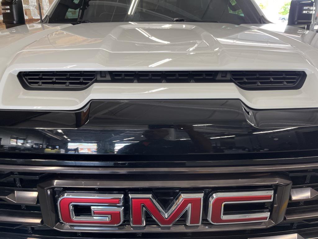 used 2024 GMC Sierra 2500 car, priced at $75,500