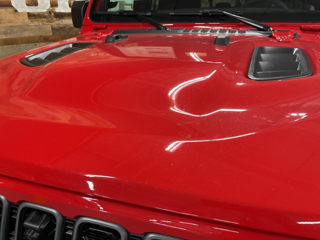 new 2025 Jeep Gladiator car, priced at $65,000