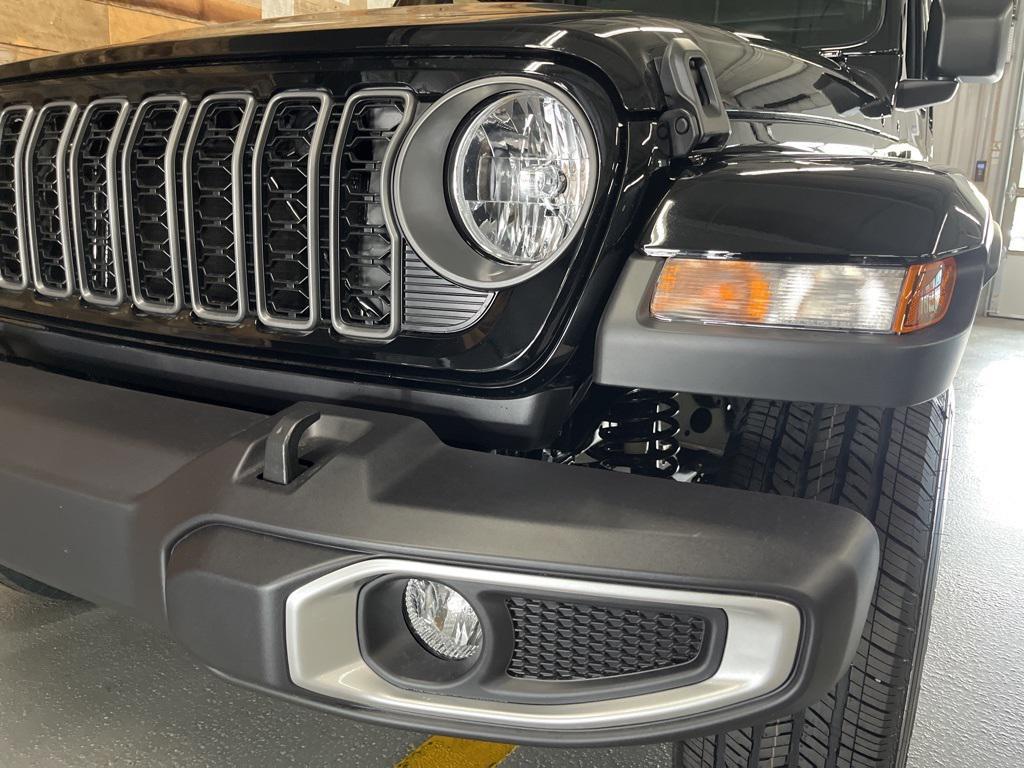 new 2025 Jeep Gladiator car, priced at $43,355