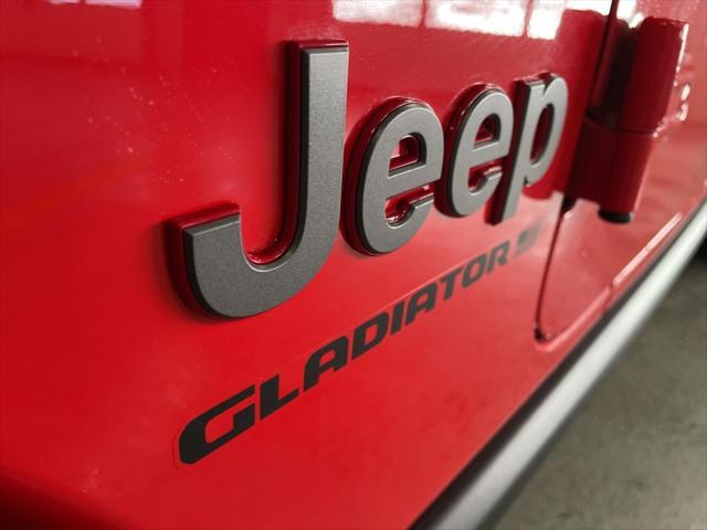 new 2025 Jeep Gladiator car, priced at $58,600