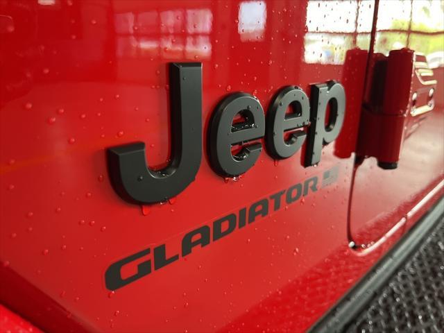 new 2025 Jeep Gladiator car, priced at $43,007
