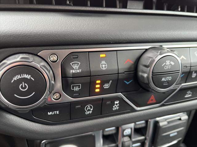 new 2025 Jeep Gladiator car, priced at $43,007