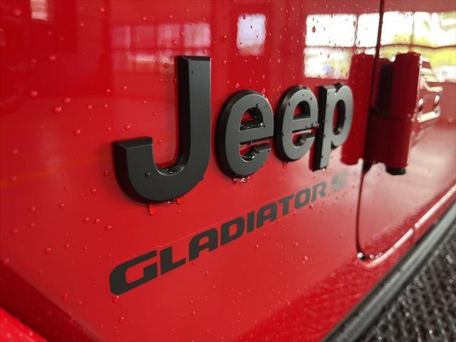 new 2025 Jeep Gladiator car, priced at $43,007