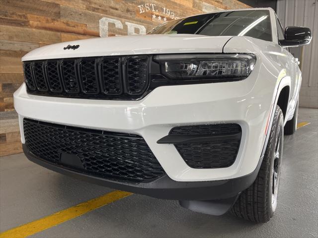 new 2025 Jeep Grand Cherokee car, priced at $45,935